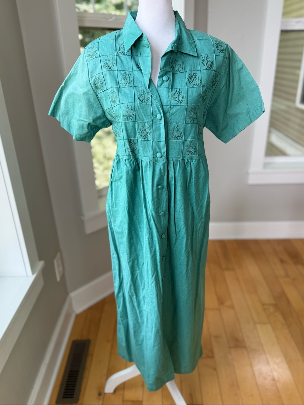 Vintage 90’s 220 Hickory Turquoise Embroidered Cotton Linen Tie Back Shirt Dress